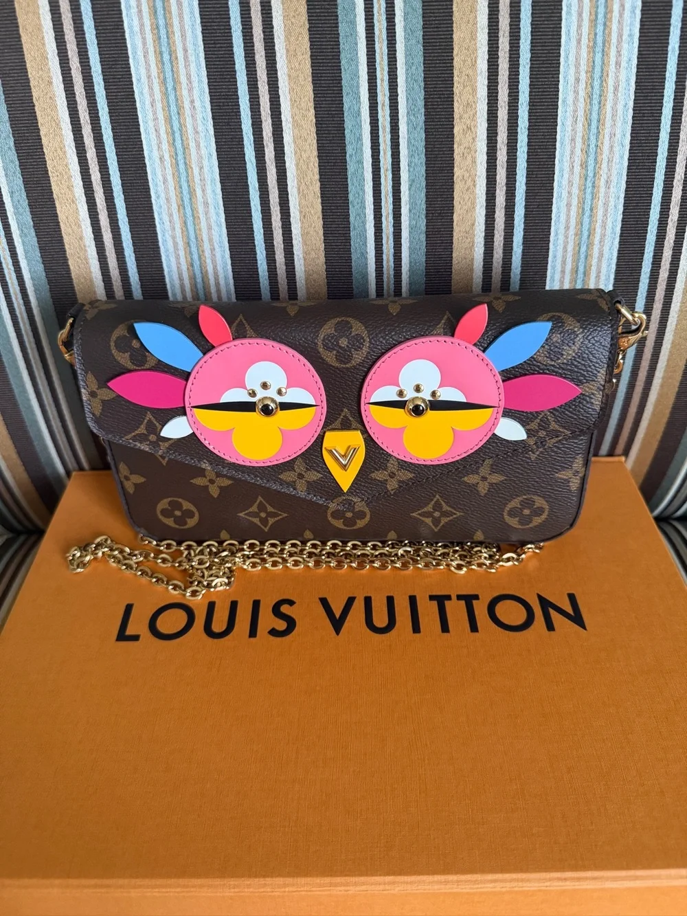 LOUIS VUITTON Monogram Lovely Birds Pochette Felicie Chain Wallet